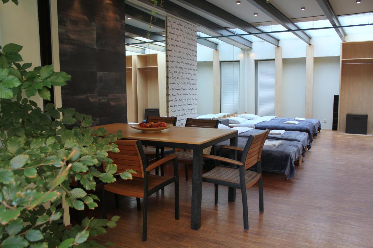 Apartment With Garden In City Center Краків Екстер'єр фото