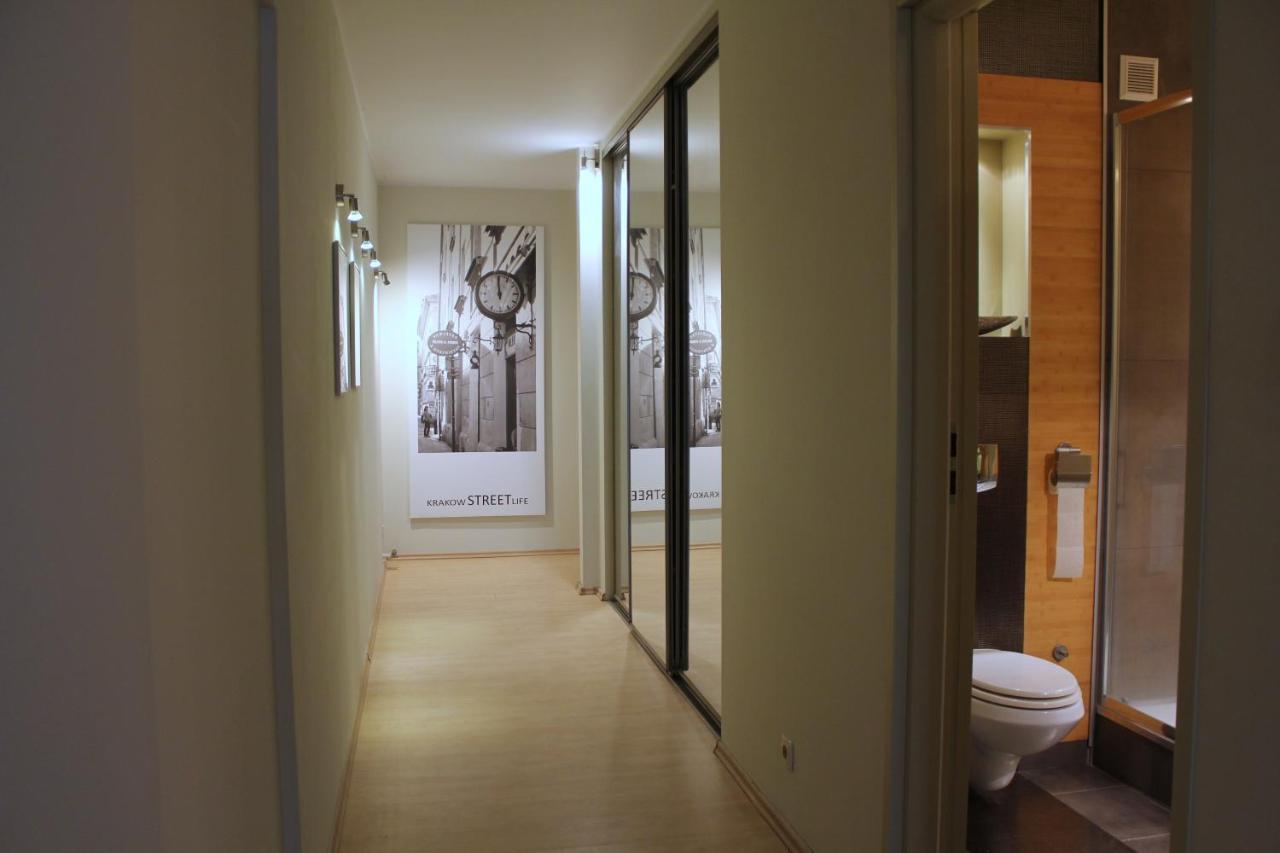 Apartment With Garden In City Center Краків Екстер'єр фото