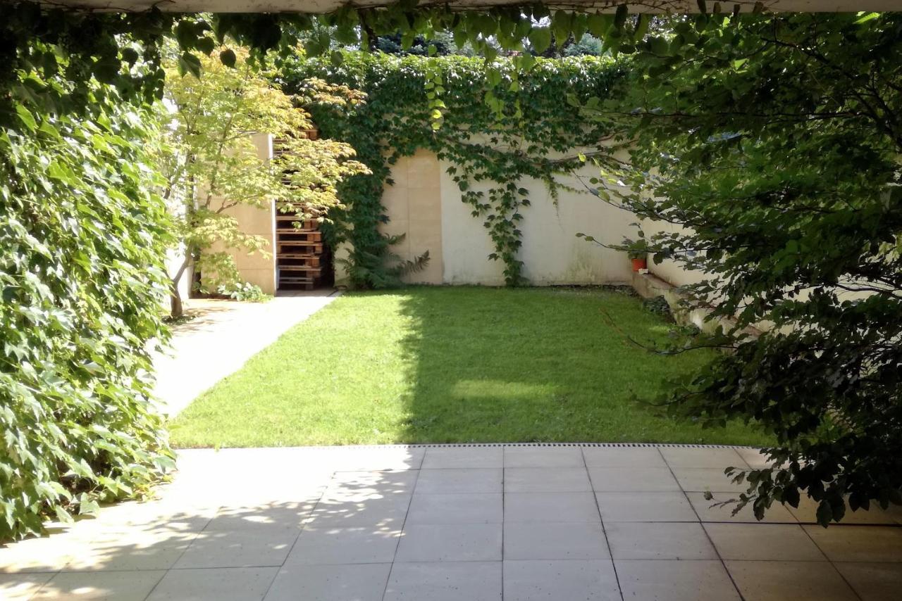 Apartment With Garden In City Center Краків Екстер'єр фото